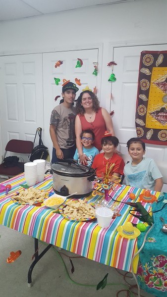 Our Decoration Winners the Caicedo Family!